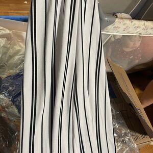 Chic Black and White Striped Skirt